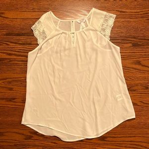 Medium white blouse